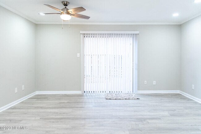 Building Photo - 7195 Sandy Creek Dr