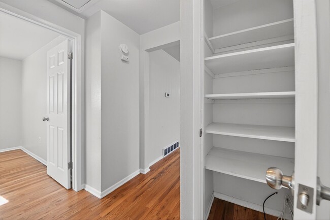 Building Photo - 6014 S Prince St