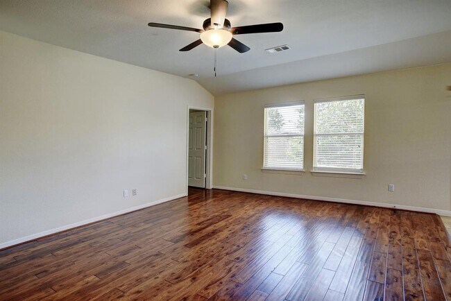 Building Photo - 208 Wildcat Dr
