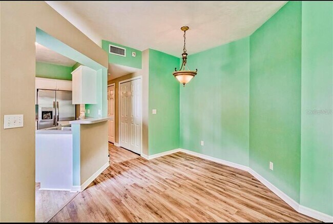 Building Photo - 322 NW 50th Blvd