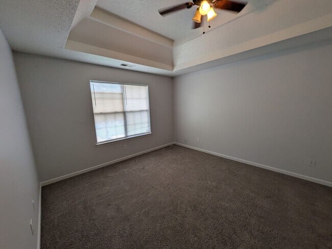 Building Photo - 6730 Pole Creek Dr