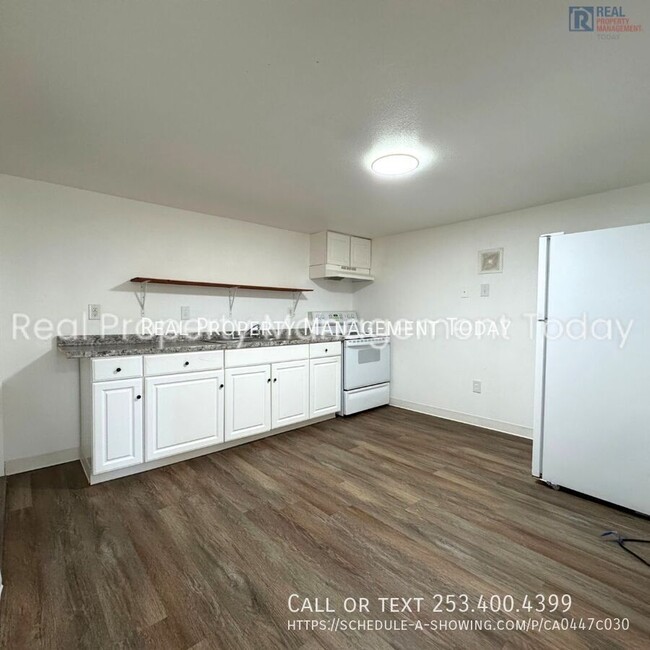 Building Photo - 2 Bedroom Apartment in Lakewood!