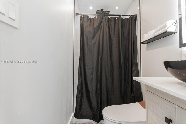 Building Photo - 2360 SW 12th St