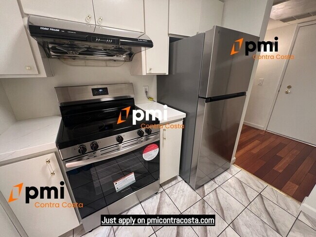 Building Photo - 470 N Civic Dr
