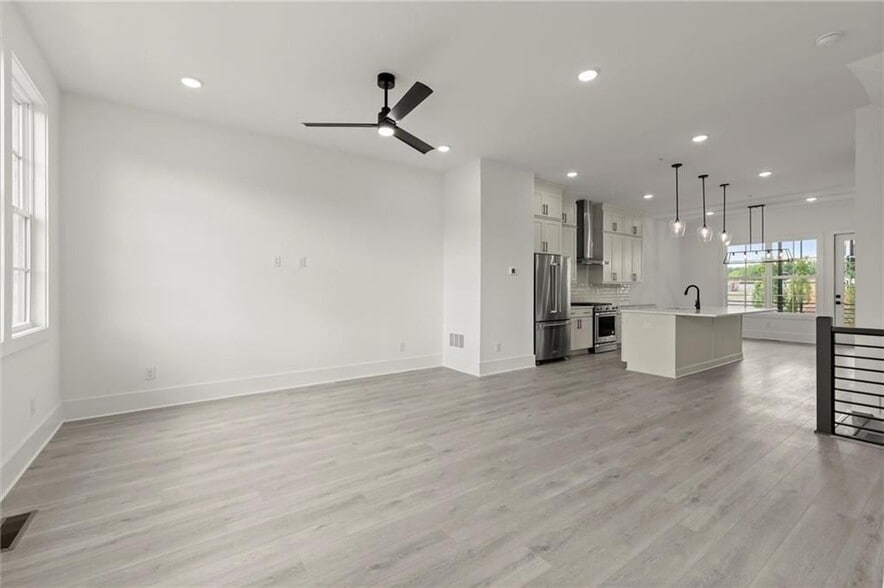 Building Photo - 673 soul Aly