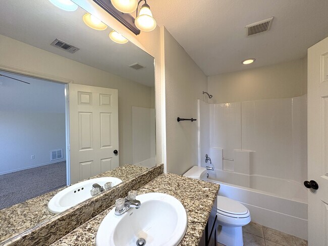 Building Photo - 3353 Keefer Loop
