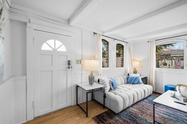 Building Photo - 344 Bonair St