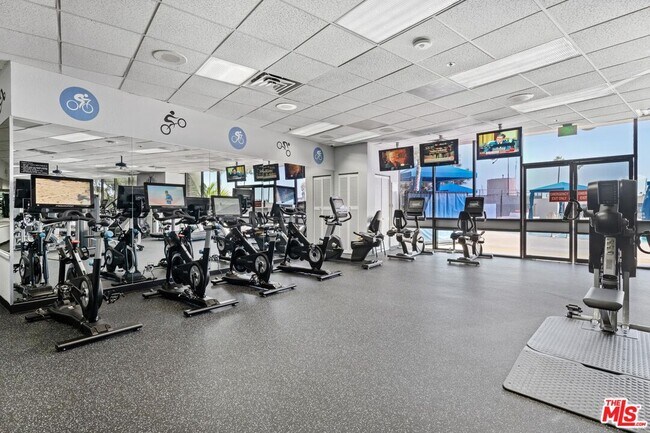 Building Photo - 4316 Marina City Dr