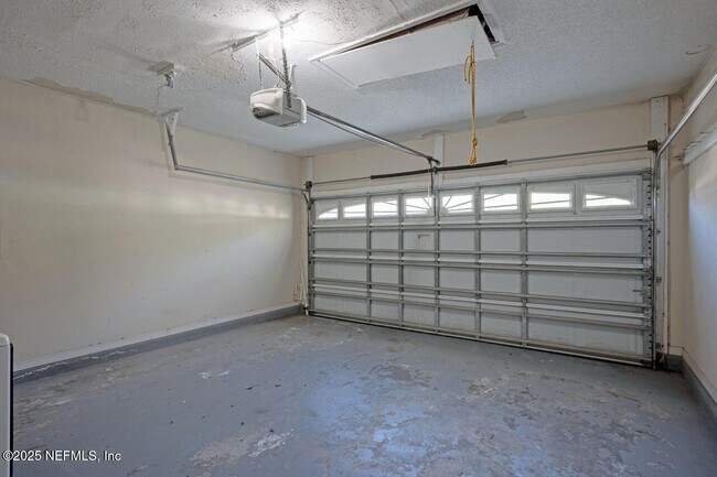 Building Photo - 2958 Lantana Lakes Dr E