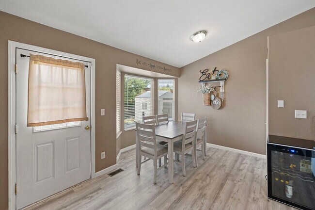 Building Photo - 7356 Coral Ridge Dr