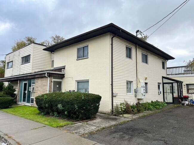 Building Photo - 74 Pratt Ave