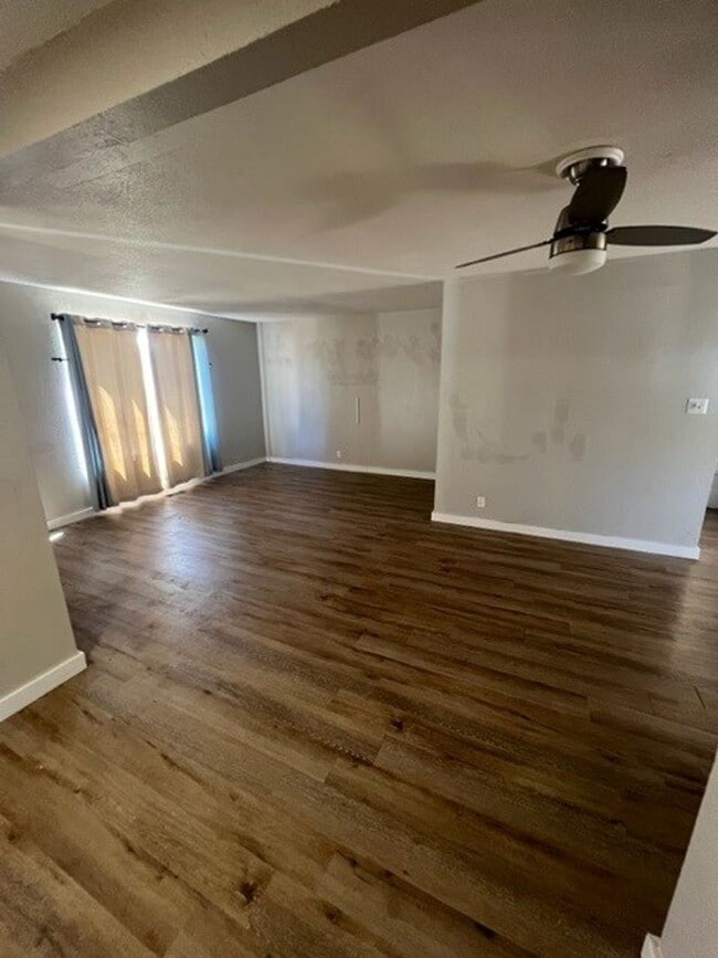 Building Photo - Adorable 3 bed/1.5 bath house with yard