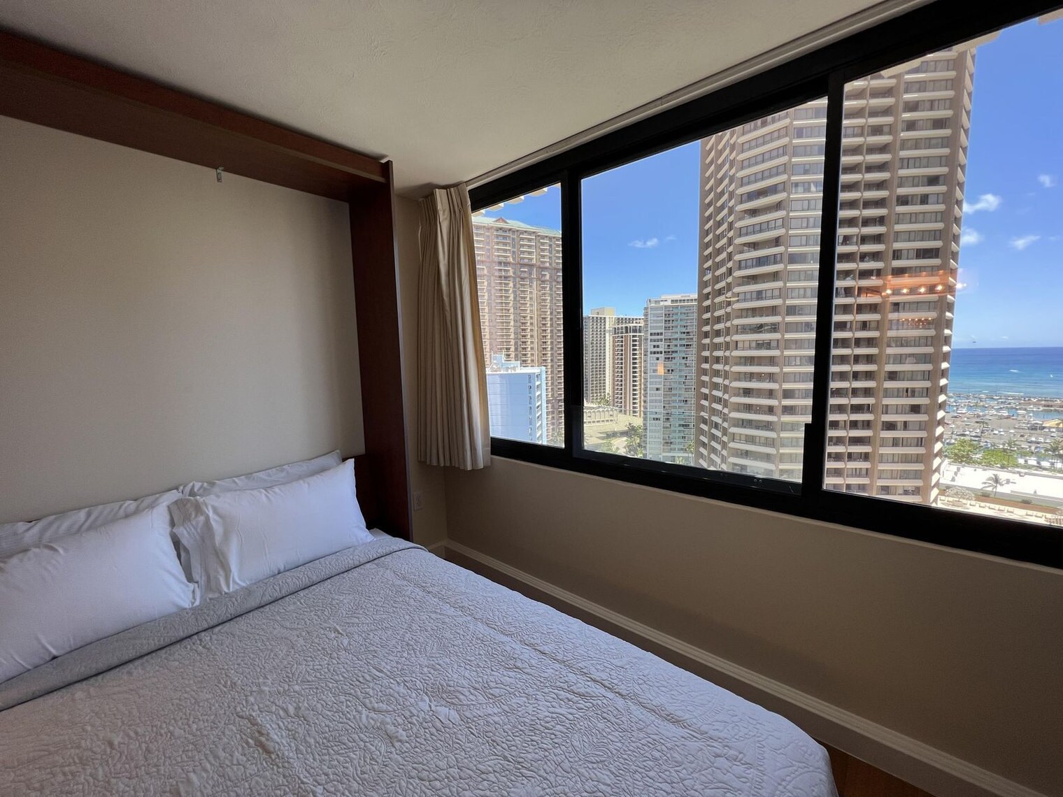 Building Photo - 343 Hobron Ln