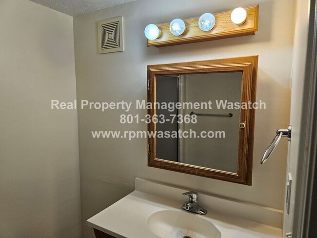 Building Photo - 3492 Cannon Creek Cir