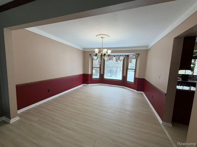 Building Photo - 24397 Venice Dr