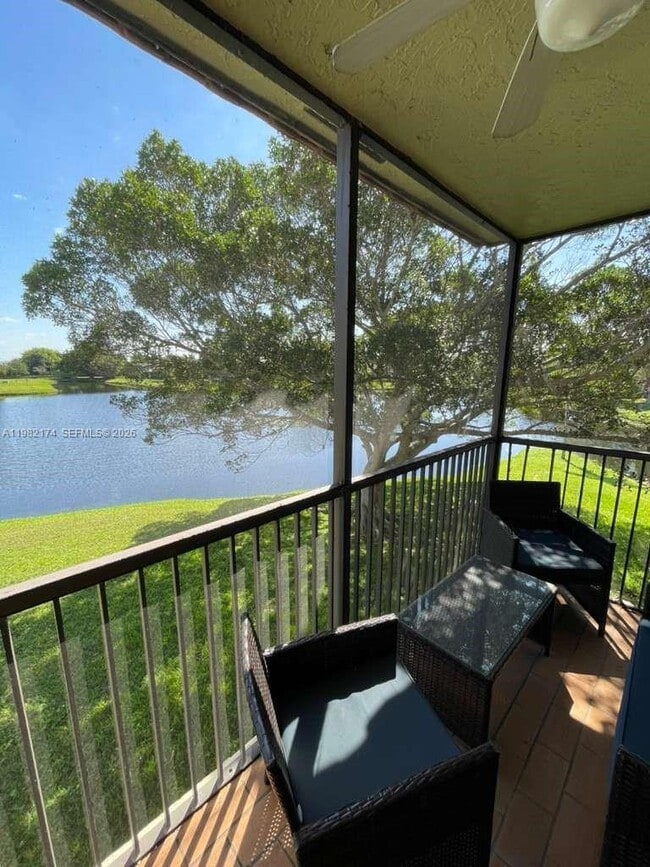 Building Photo - 436 Lakeview Dr