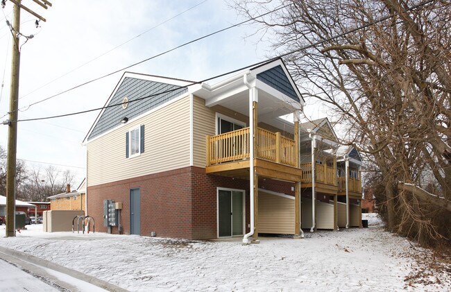 Building Photo - Paulline Apartments