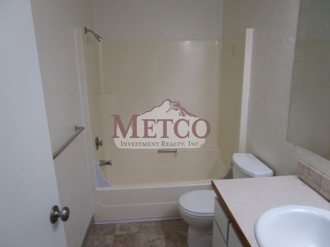 Building Photo - 16701