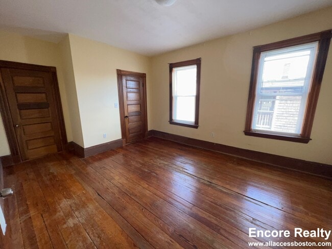 Building Photo - 8-8 Sunset St