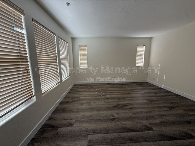 Building Photo - 97 la Jolla St