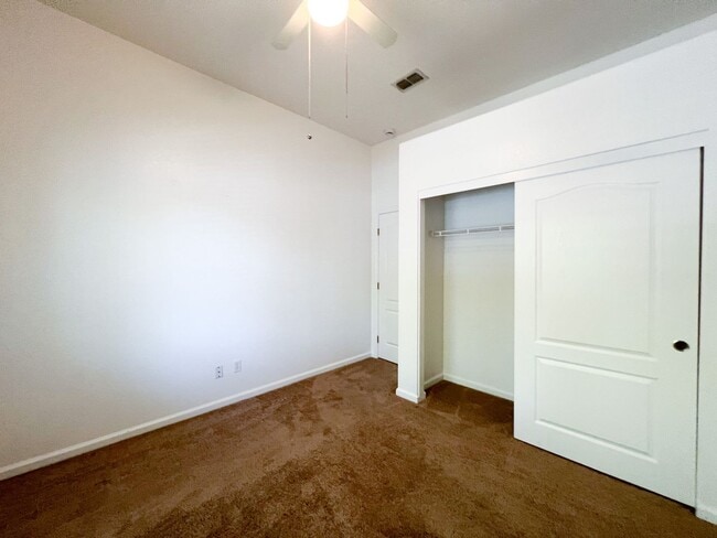Building Photo - Laguna West 4 Bed, 2 Bath Home
