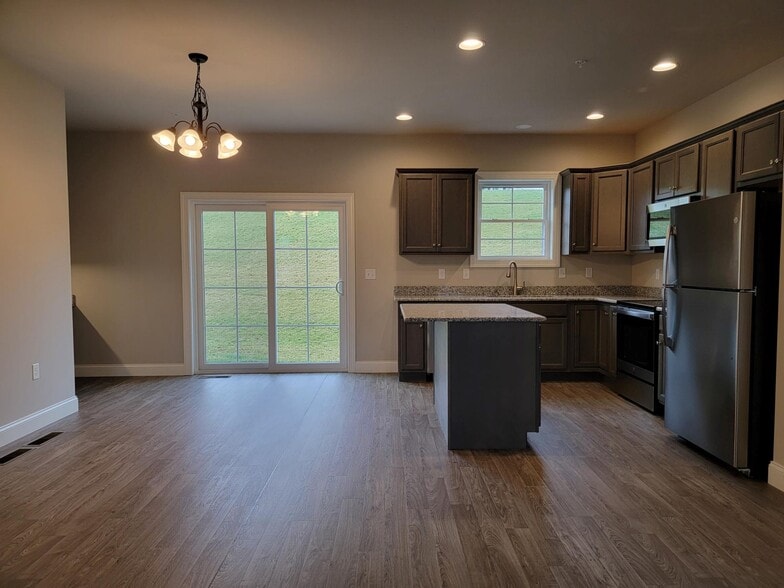 Building Photo - 169 Sage Blvd