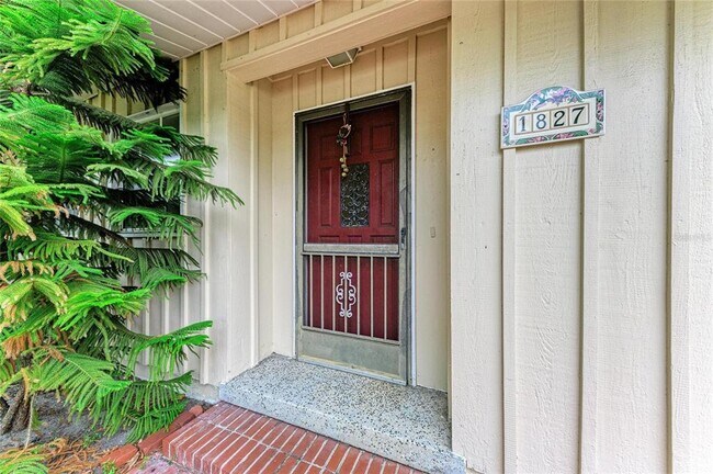 Building Photo - 1827 Alta Vista St