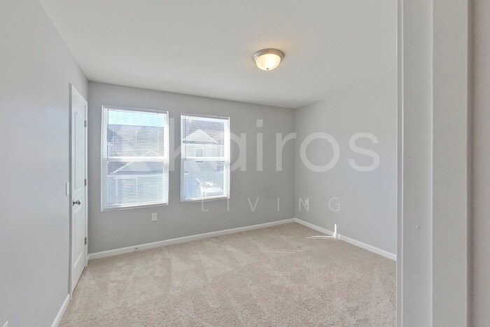 Building Photo - 305 Lumpkin Ln
