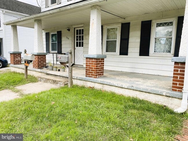 Building Photo - 359 W Main St