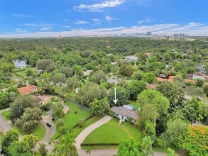 Building Photo - 5705 SW 60th Ave