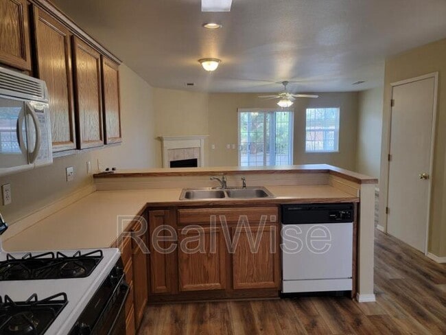 Building Photo - 2080 NE Chanel Ct