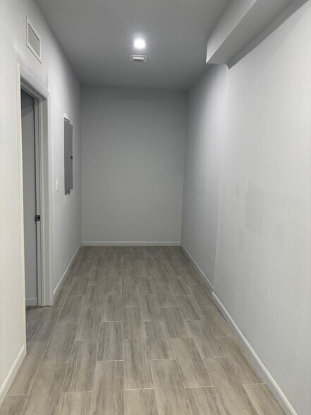 Building Photo - 1393 NW 31st St