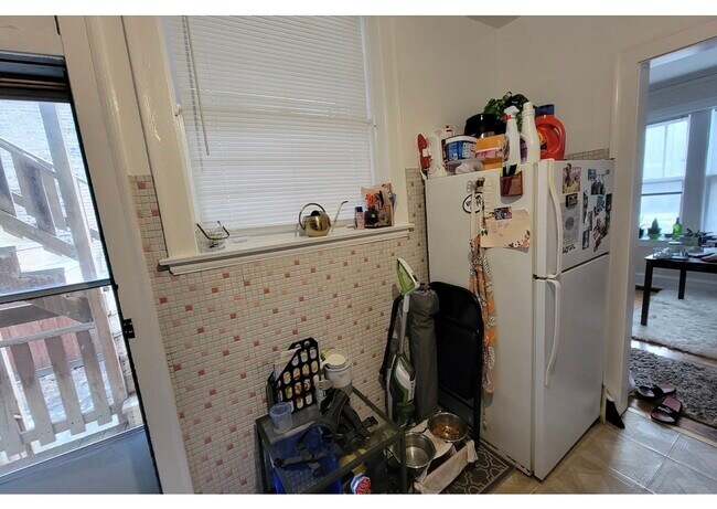 Building Photo - 3701 N Hoyne Ave