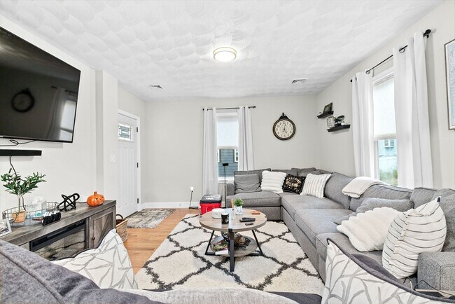 Building Photo - 57 Buffum St