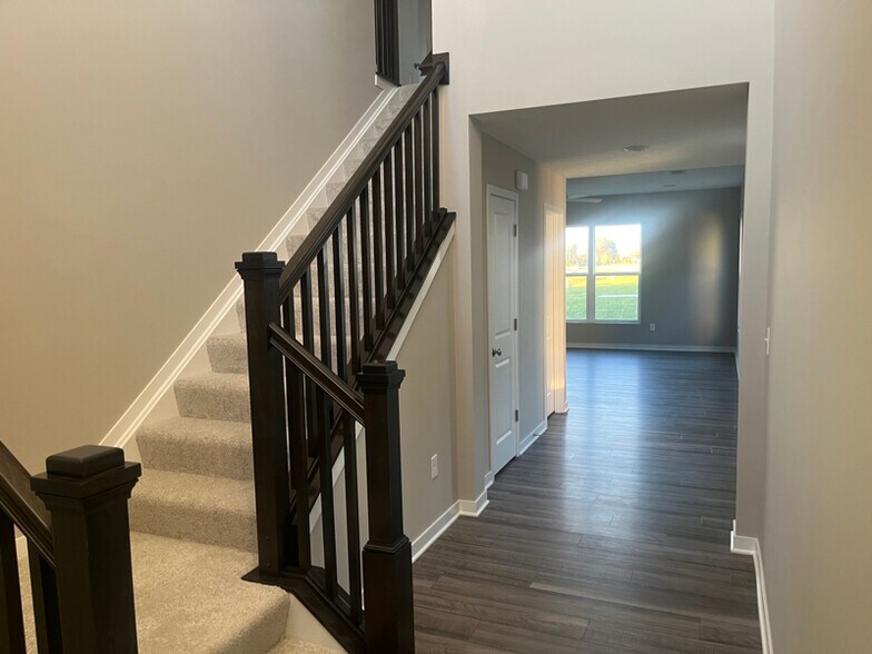 Building Photo - 2712 Drycreek Ct