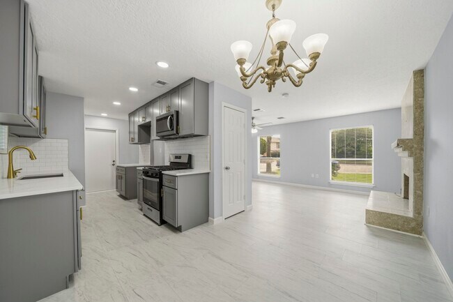 Building Photo - 6910 Paso Del Sol Dr