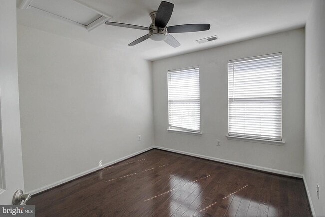 Building Photo - 5919 Leben Dr