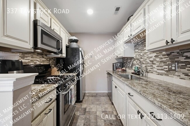 Building Photo - 337 Tavistock Rd