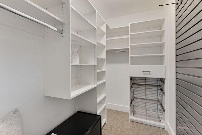 Building Photo - 8980 Redmond - Woodinville Rd NE