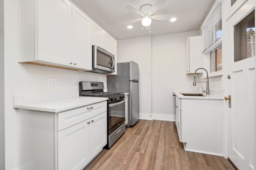 Building Photo - 227 45th St