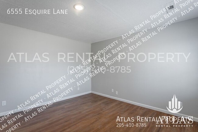 Building Photo - 6555 Esquire Ln