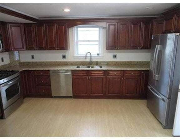 Building Photo - 254 Broadway