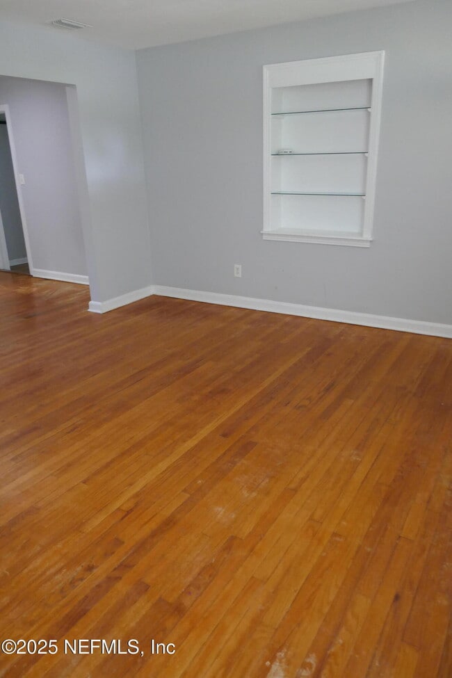 Building Photo - 2326 Red Oak Dr