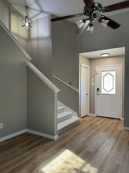 Building Photo - 10149 China Creek Dr