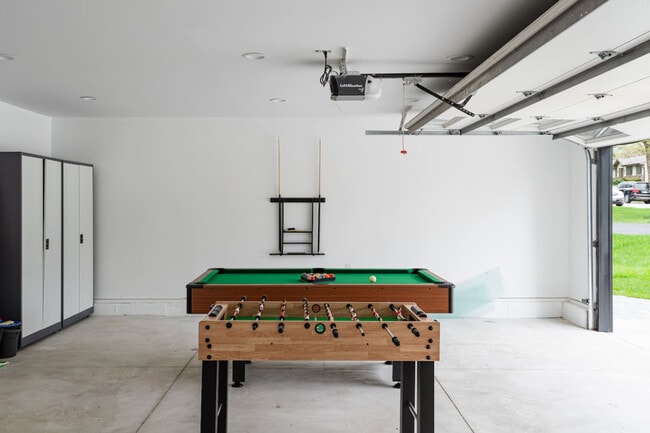 Building Photo - 4016 Eaton Dr