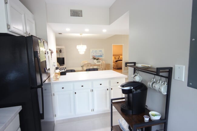 Building Photo - 270 Bella Vista Ct N