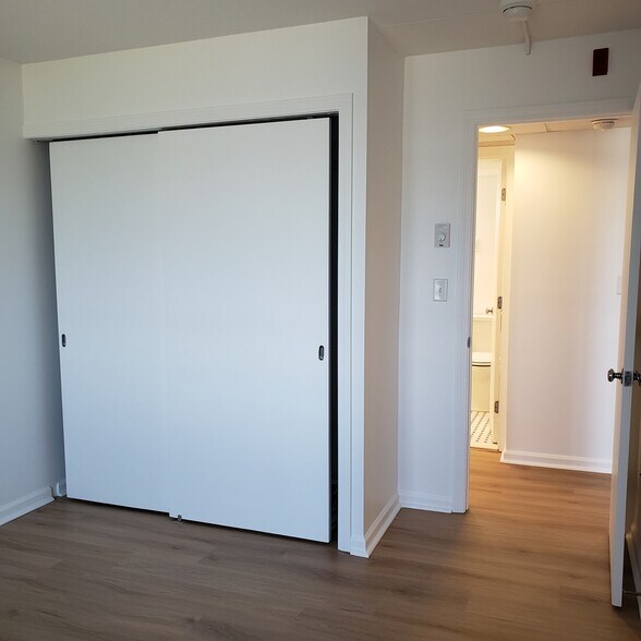 Building Photo - 102 America