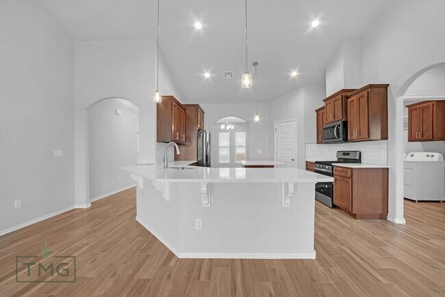Primary Photo - Owasso Dream Home! New Construction! Encla...