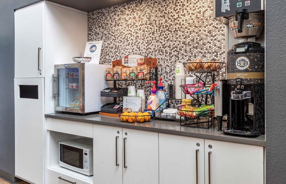 Building Photo - Furnished Studio-Charlotte - Pineville - Pineville Matthews Rd