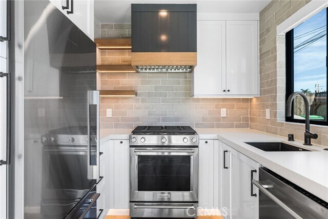 Building Photo - 251 Costa Mesa St